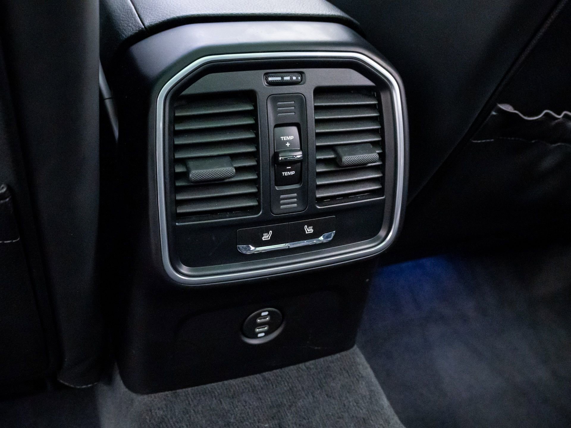 Certified 2023 Porsche Macan S image 18