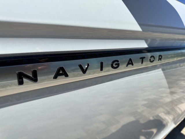 New 2026 Lincoln Navigator L Reserve AWD/4WD image 8