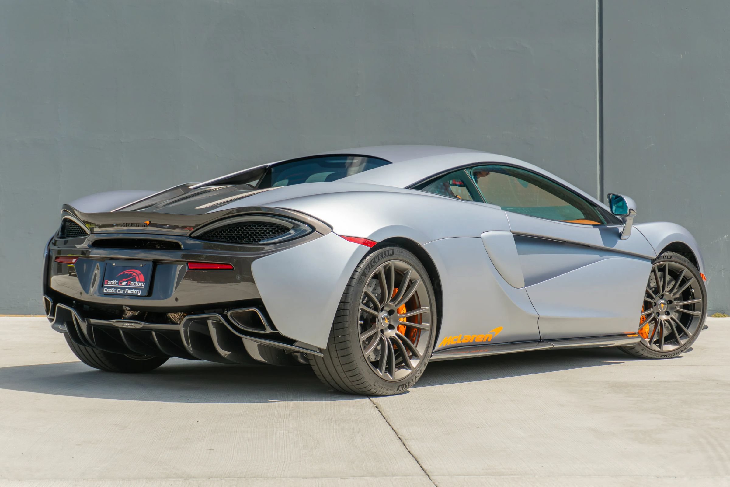 Used 2017 McLaren 570S Coupe RWD image 7