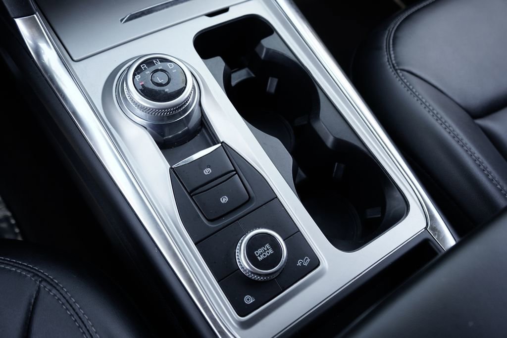 Used 2022 Ford Explorer XLT w/ Equipment Group 202A image 31