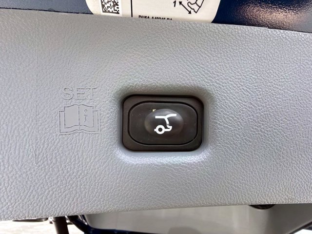 Used 2020 Lincoln Nautilus Reserve FWD image 6