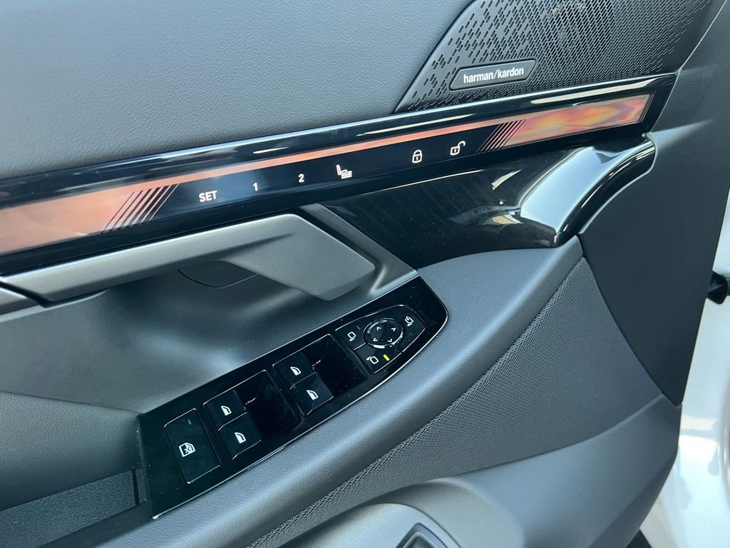 New 2026 BMW 530i xDrive w/ M Sport Package image 19