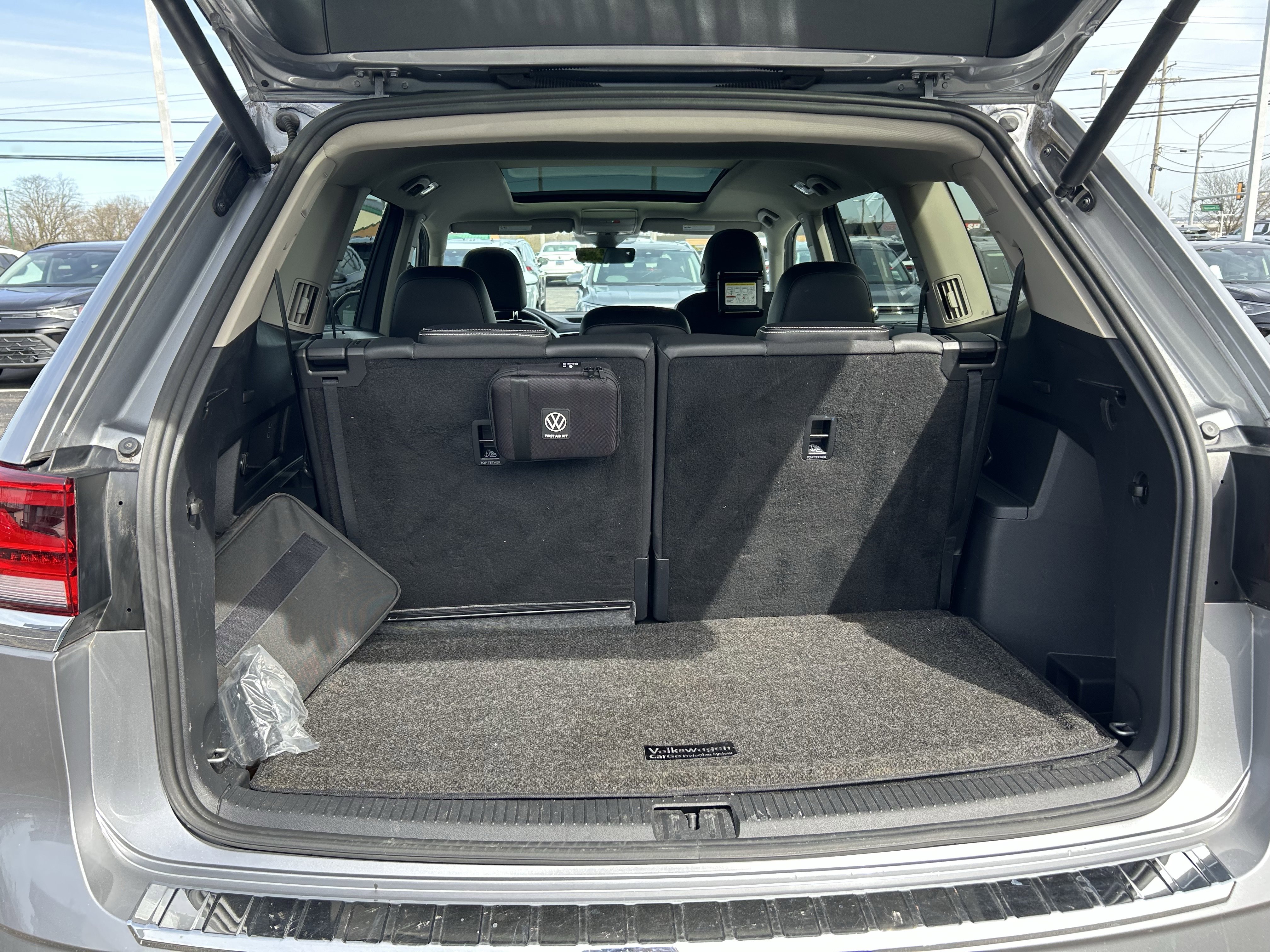 Certified 2022 Volkswagen Atlas SEL Premium image 28