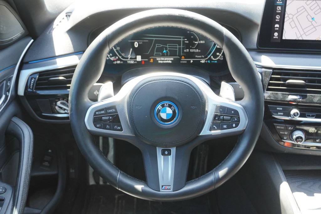 Used 2022 BMW 530e w/ Premium Package RWD image 15