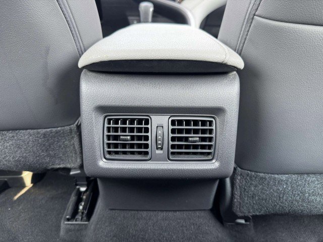 Used 2019 Toyota Camry XLE image 35