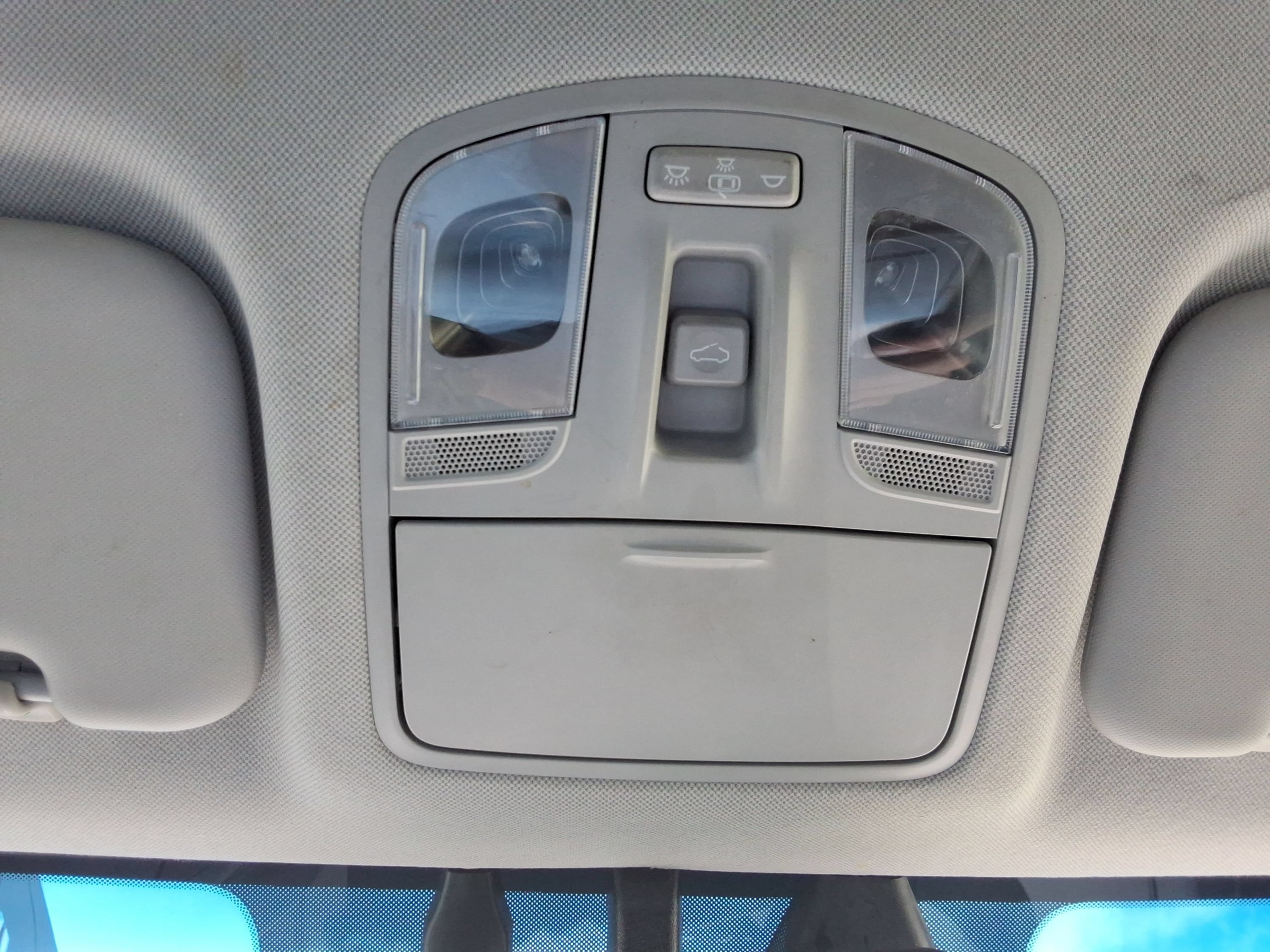 Used 2019 Hyundai Ioniq Limited FWD image 19