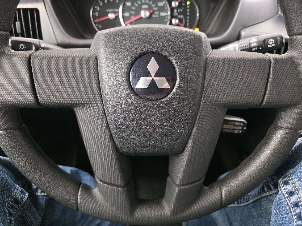 Used 2011 Mitsubishi Endeavor LS image 41