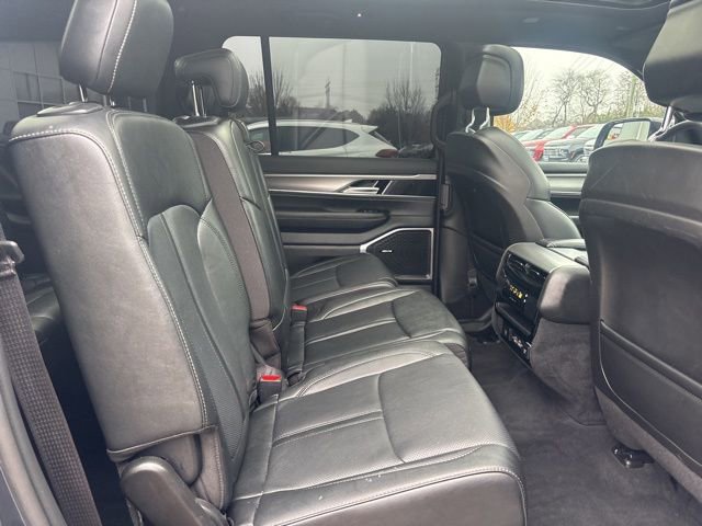 Used 2023 Jeep Wagoneer Series II image 16