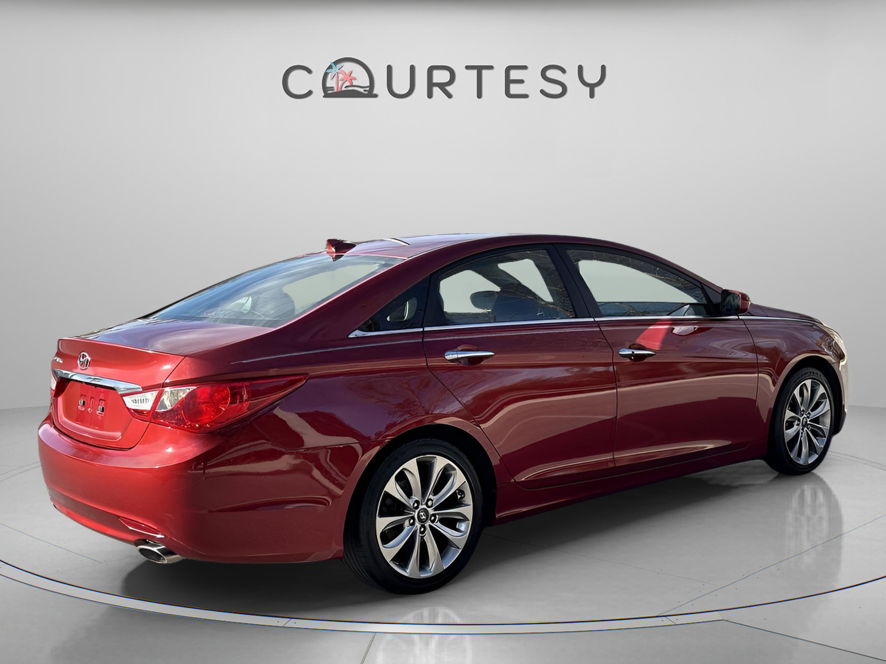 Used 2013 Hyundai Sonata SE w/ Navigation & Sunroof Pkg image 7