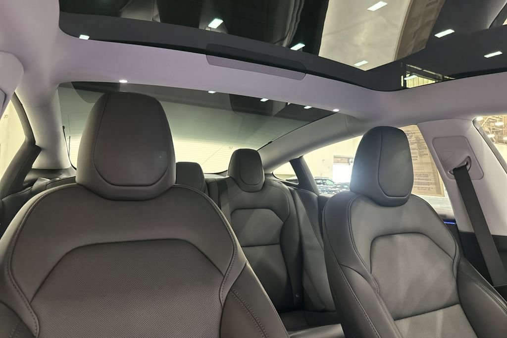 Used 2026 Tesla Model 3 RWD image 18