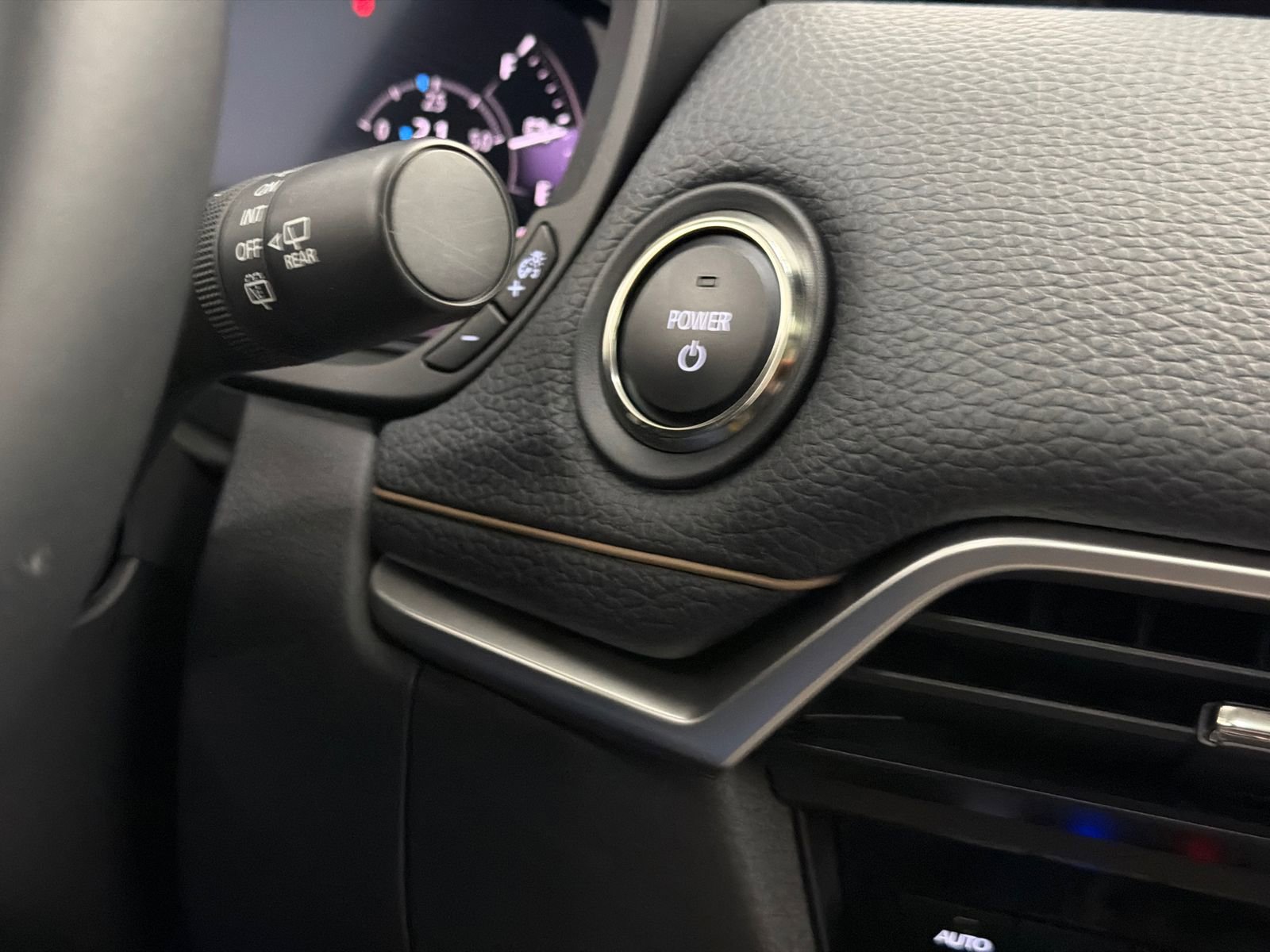 Used 2024 MAZDA CX-90 Plug-In Hybrid w/ Premium Pkg image 31