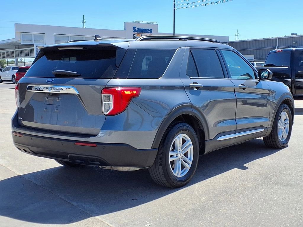 Used 2023 Ford Explorer XLT image 7