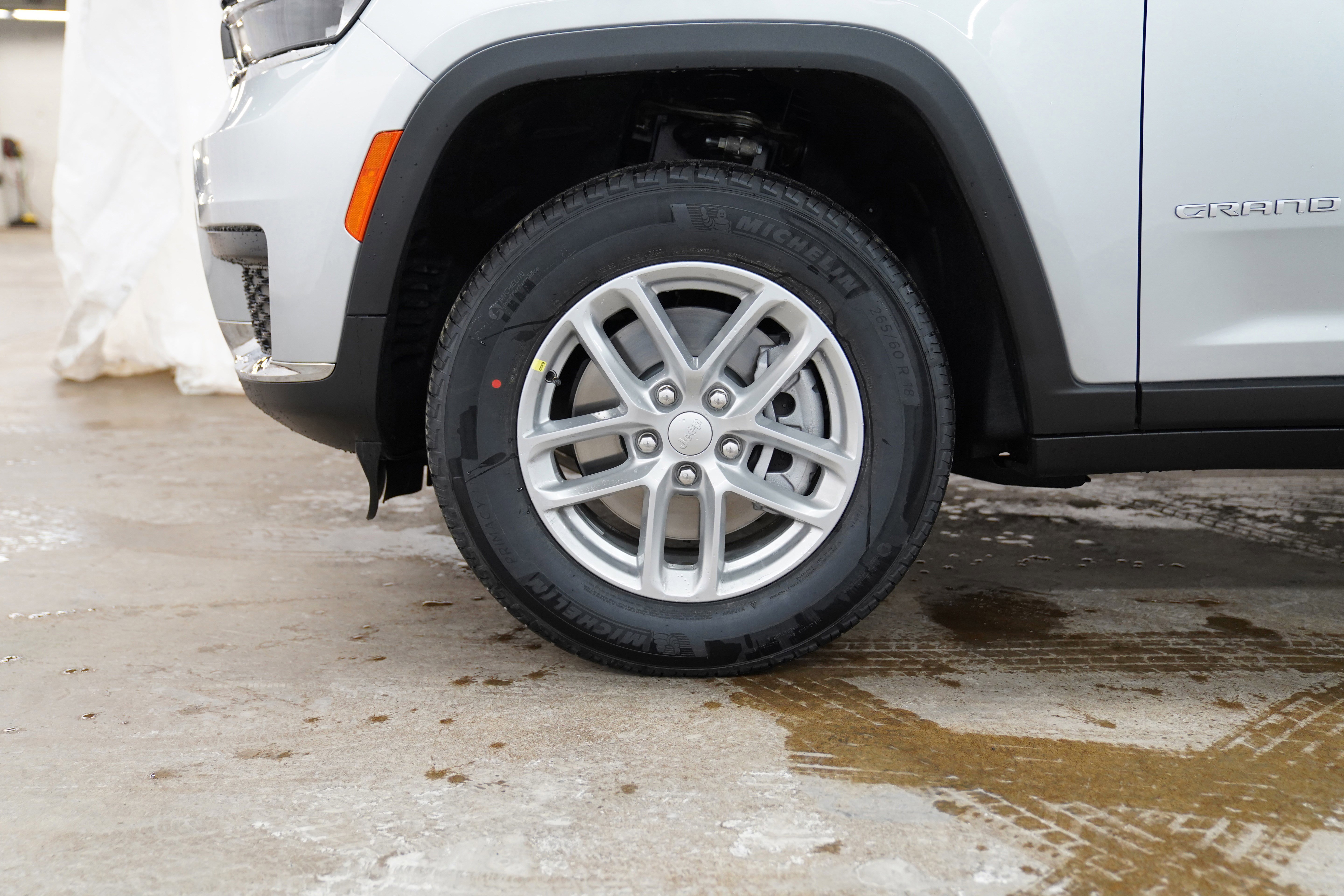 New 2026 Jeep Grand Cherokee L Laredo image 17