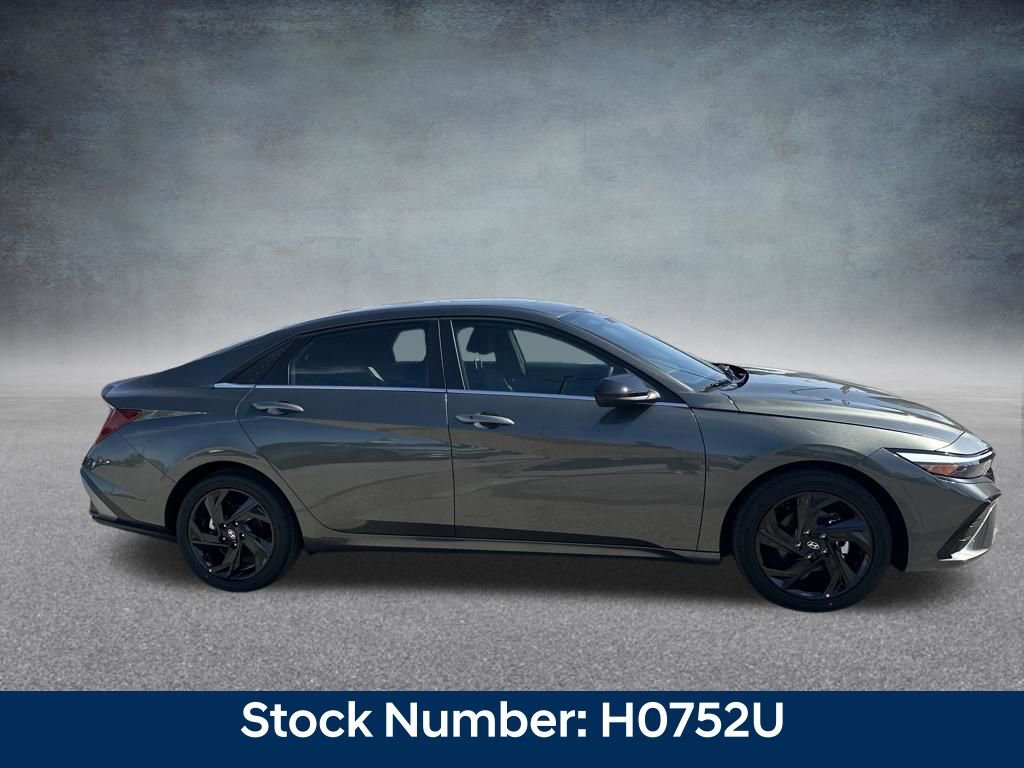 New 2026 Hyundai Elantra SEL Sport image 6