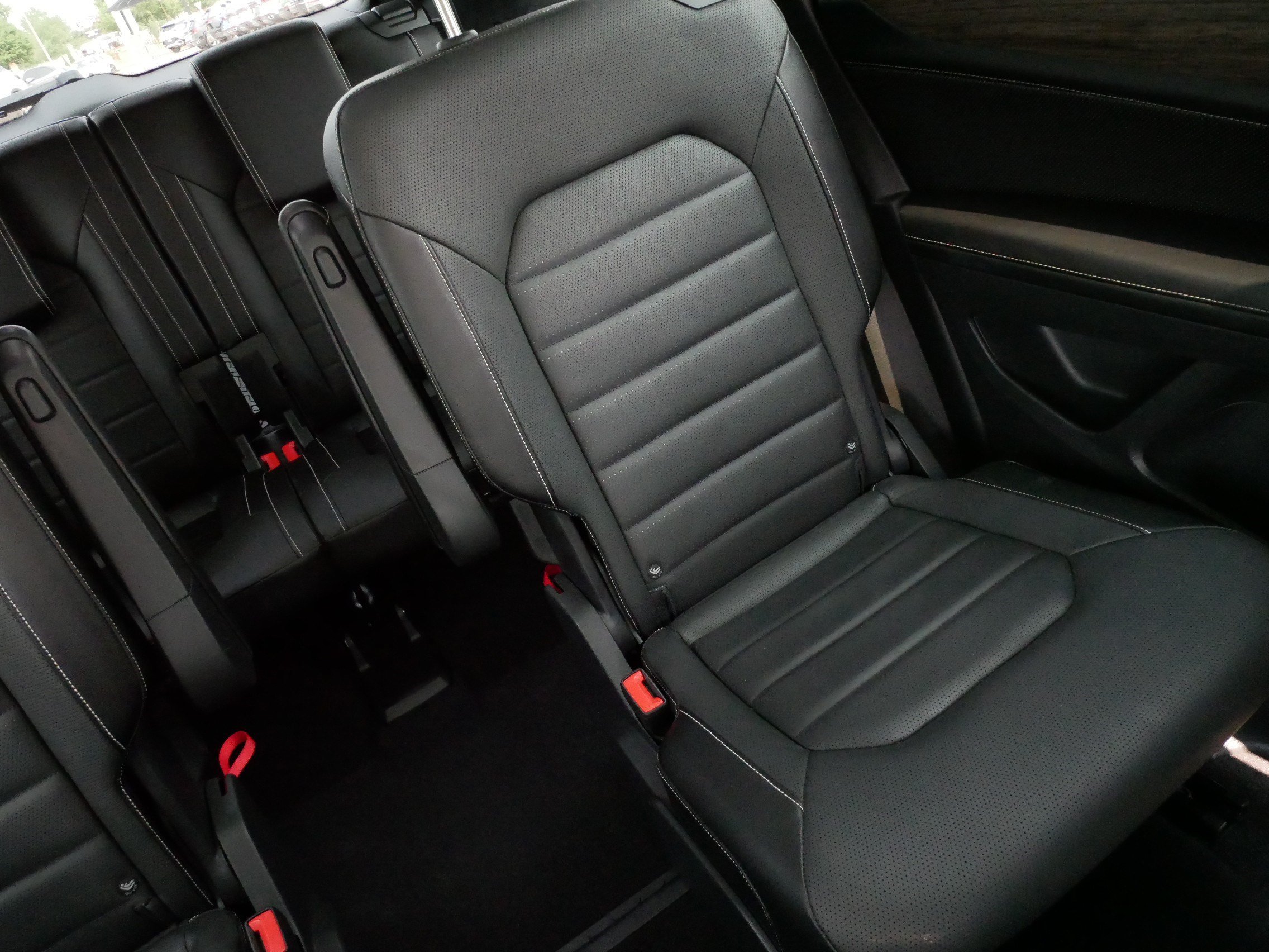 Used 2024 Volkswagen Atlas SEL AWD/4WD image 14