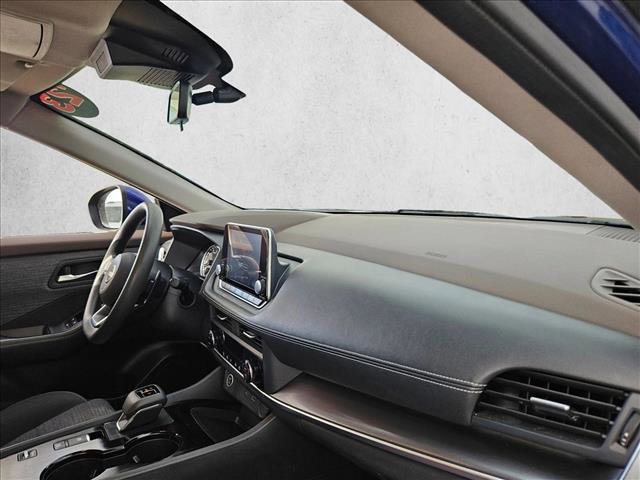 Used 2023 Nissan Rogue SV image 22