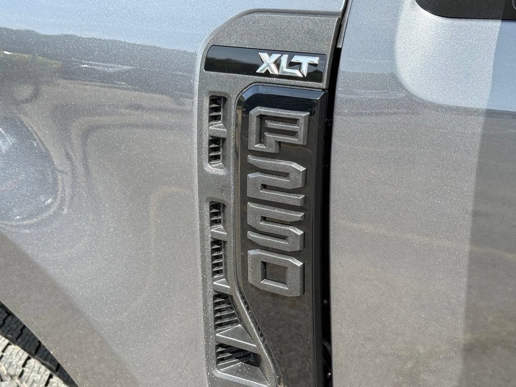 New 2026 Ford F250 XLT w/ XLT Premium Package AWD/4WD image 31