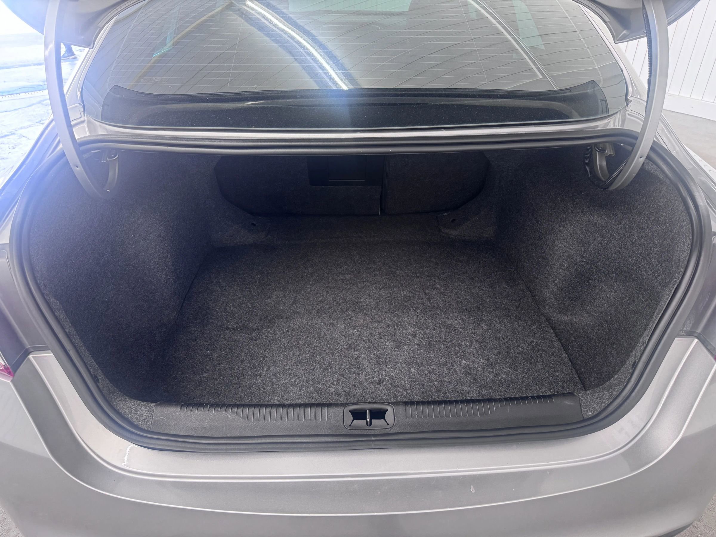 Used 2015 Chrysler 200 Limited image 13