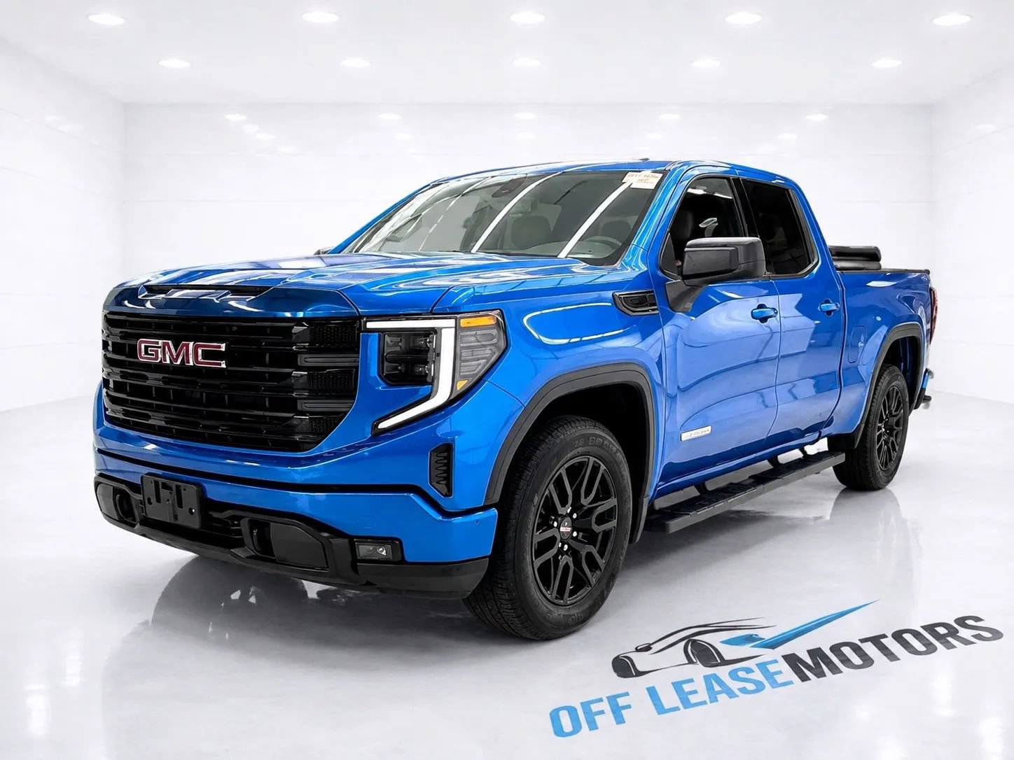Used 2023 GMC Sierra 1500 Elevation AWD/4WD image 1