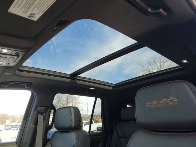 Used 2023 Chevrolet Tahoe High Country image 9