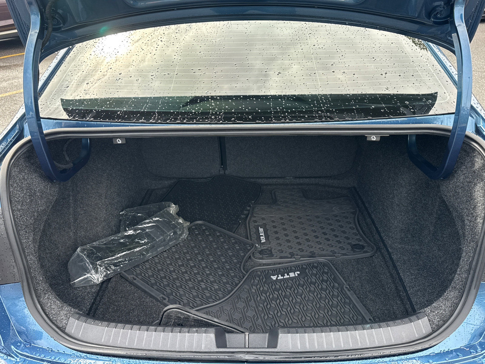 Used 2019 Volkswagen Jetta SEL Premium image 18