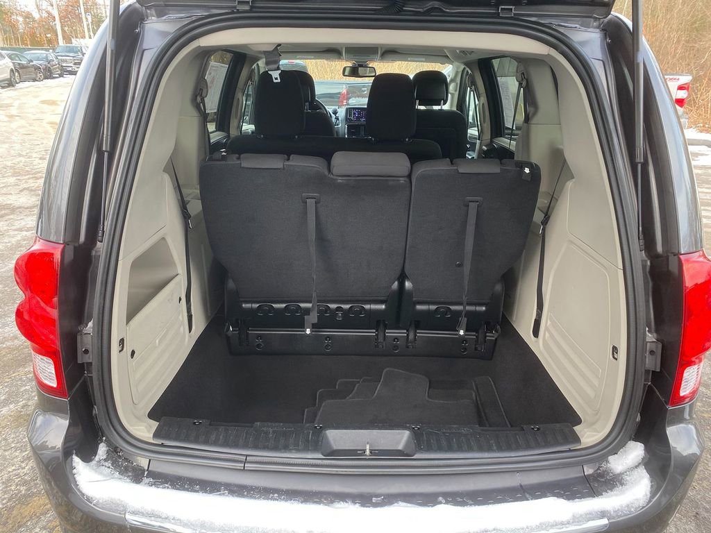 Used 2018 Dodge Grand Caravan SE w/ UConnect Hands-Free Group FWD image 25