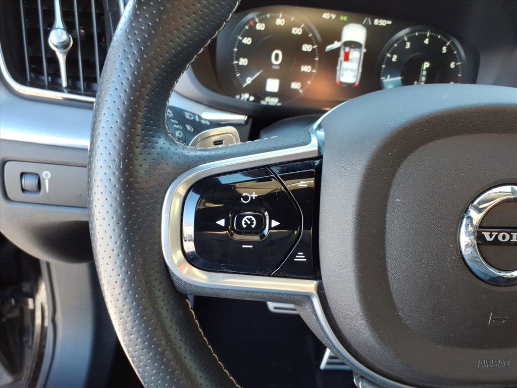 Used 2018 Volvo XC60 T5 R-Design w/ Convenience Package image 15