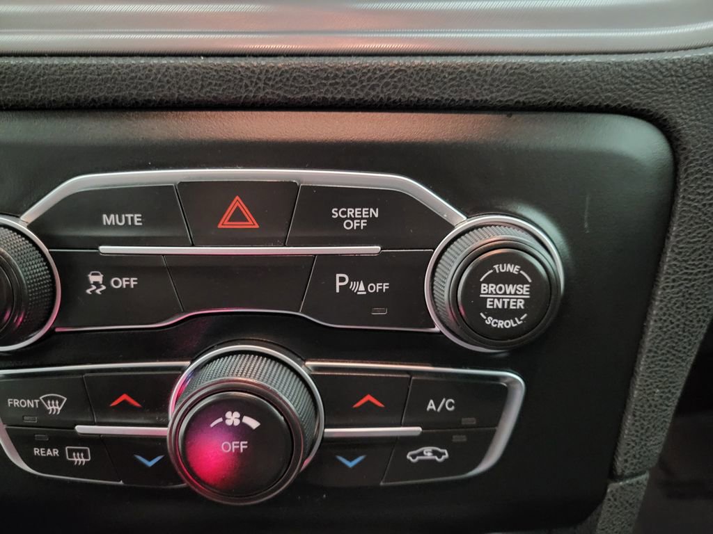 Used 2023 Dodge Charger SXT image 8