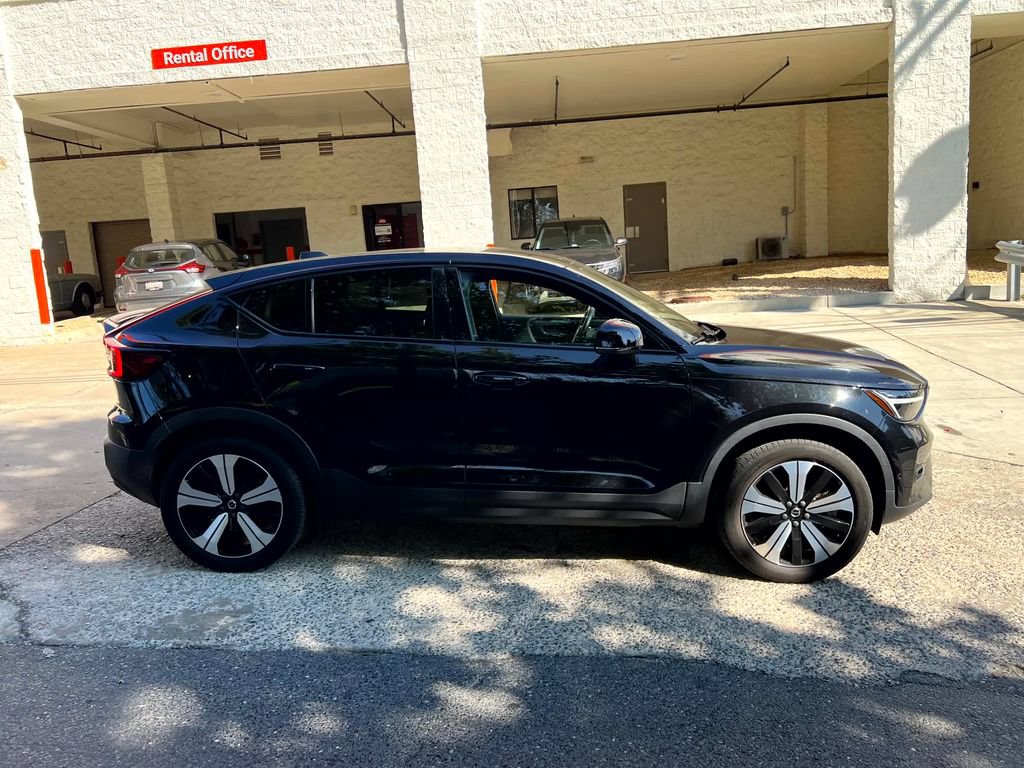Certified 2023 Volvo C40 P8 Recharge Plus w/ Protection Package Premier AWD/4WD image 4