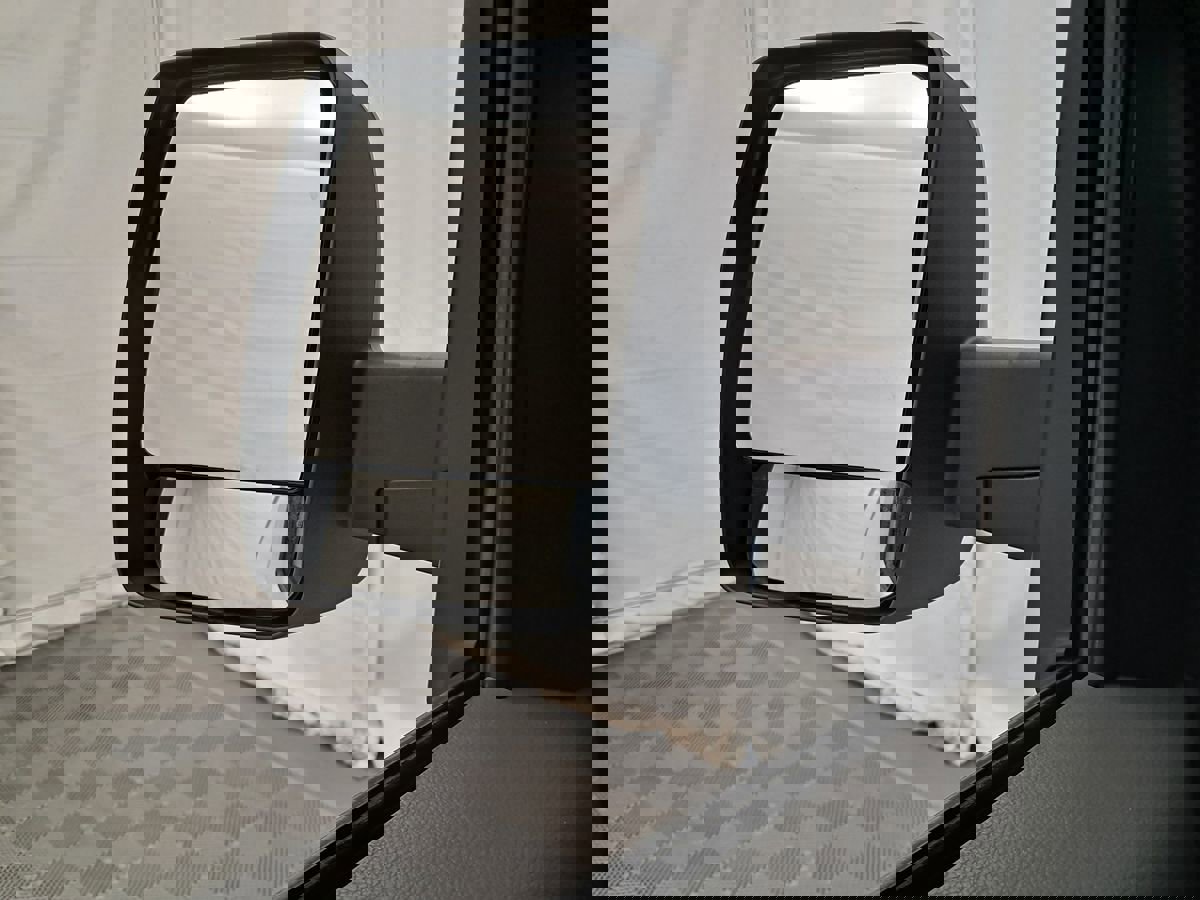 Used 2015 Nissan NV 2500 SV image 22