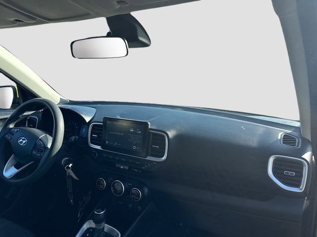 Used 2020 Hyundai Venue SEL image 26