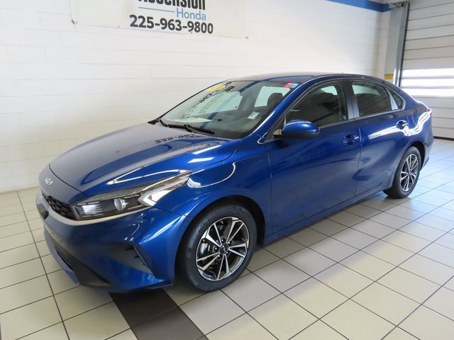 Used 2024 Kia Forte LXS image 2