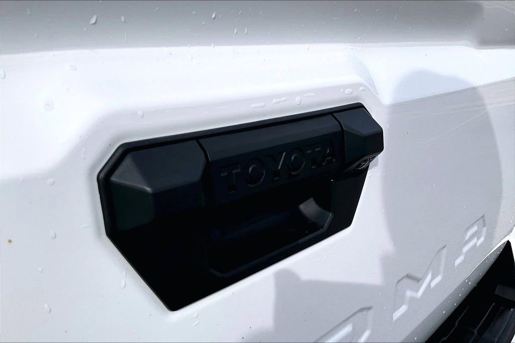 Used 2025 Toyota Tacoma TRD Off-Road image 30