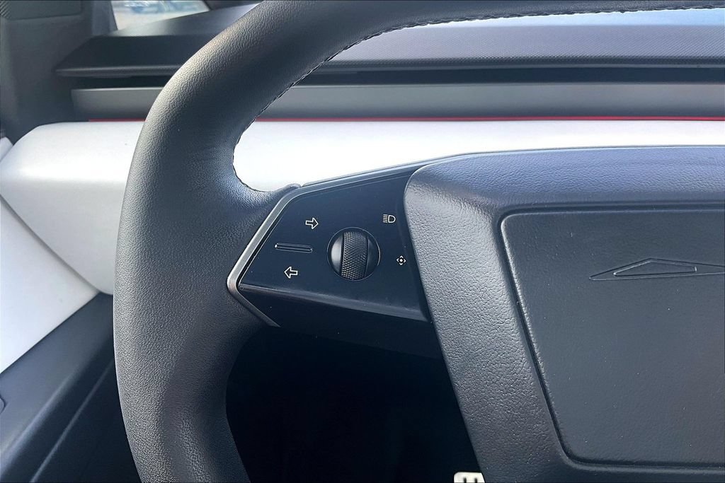 Used 2024 Tesla Cybertruck AWD Crew Cab image 18