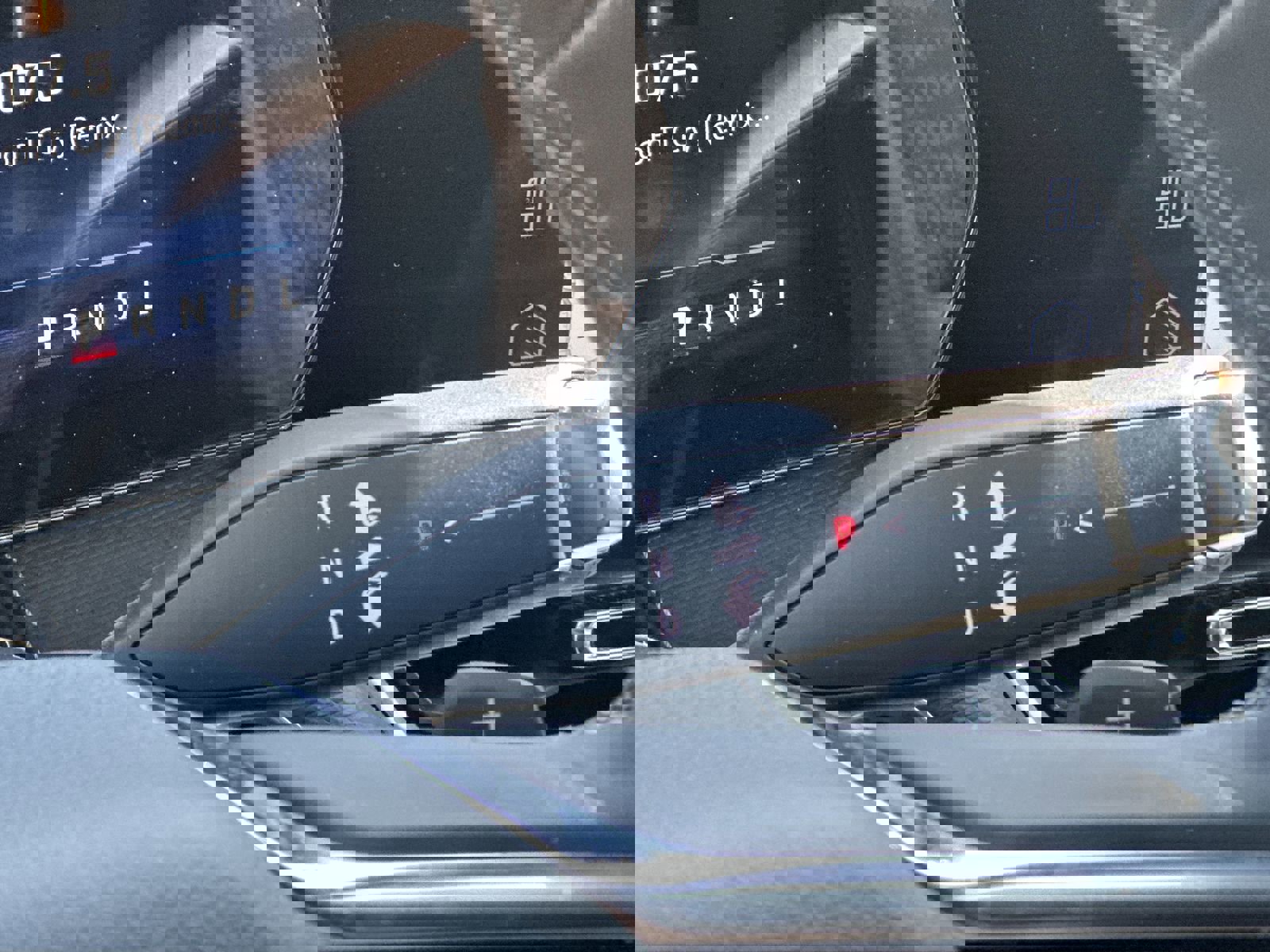 Used 2025 Chevrolet Equinox LT image 30