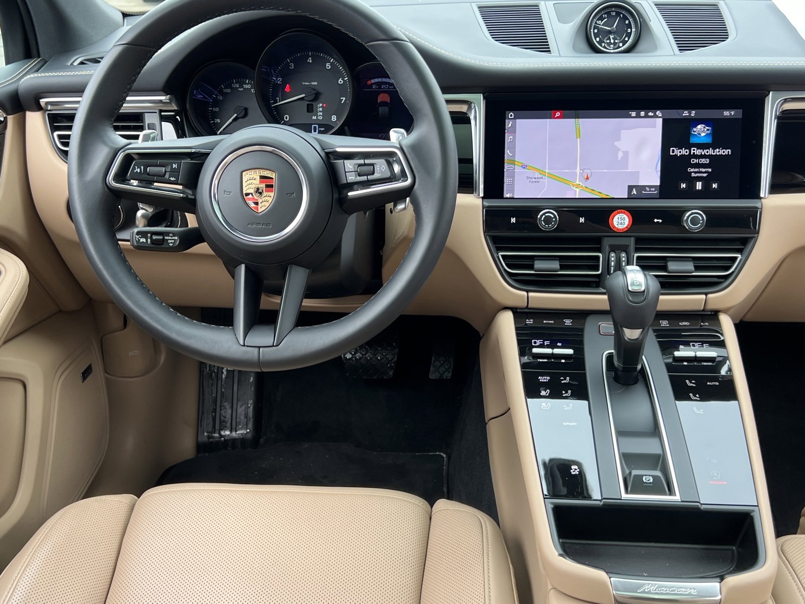 Certified 2025 Porsche Macan image 15