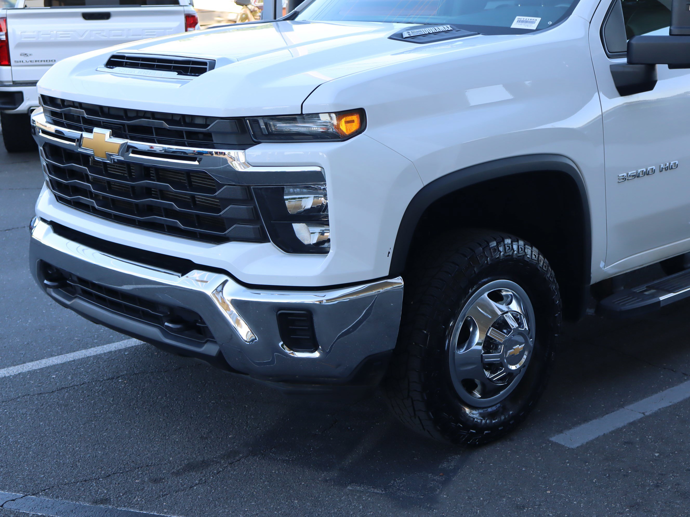 Used 2024 Chevrolet Silverado 3500 LT AWD/4WD image 7