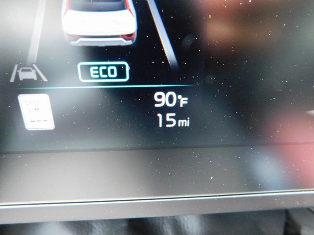 Used 2025 Kia Niro LX image 29