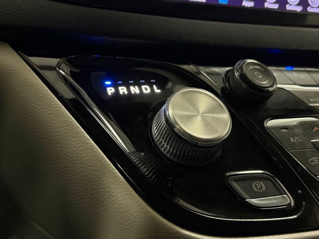 Used 2020 Chrysler Pacifica Touring-L Plus w/ Tire & Wheel Group image 21