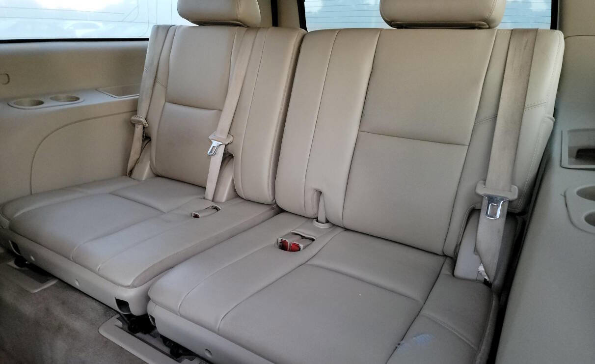 Used 2013 Chevrolet Suburban LTZ image 11