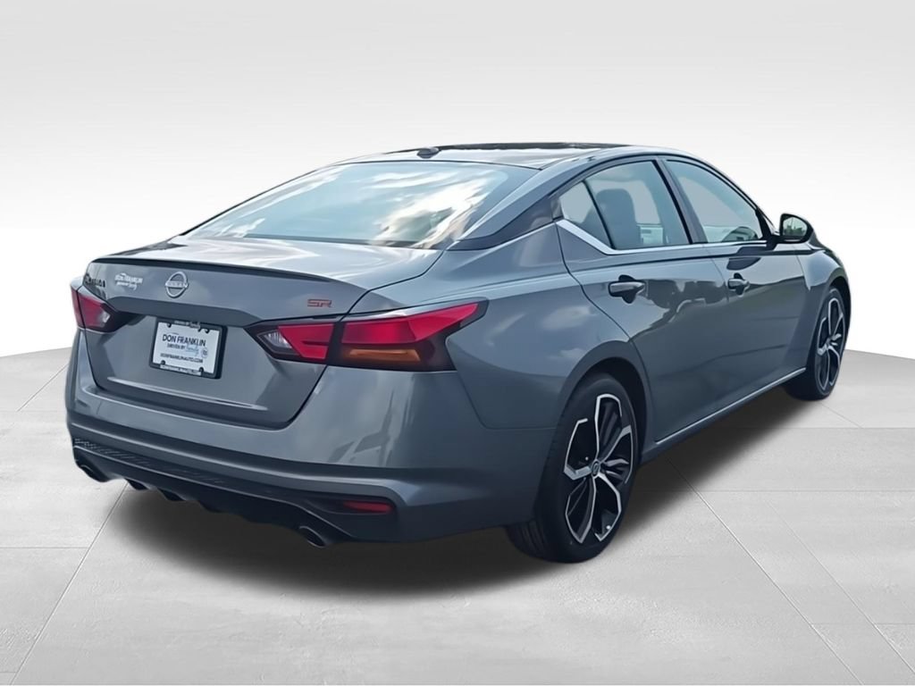 Used 2024 Nissan Altima 2.5 SR FWD image 8