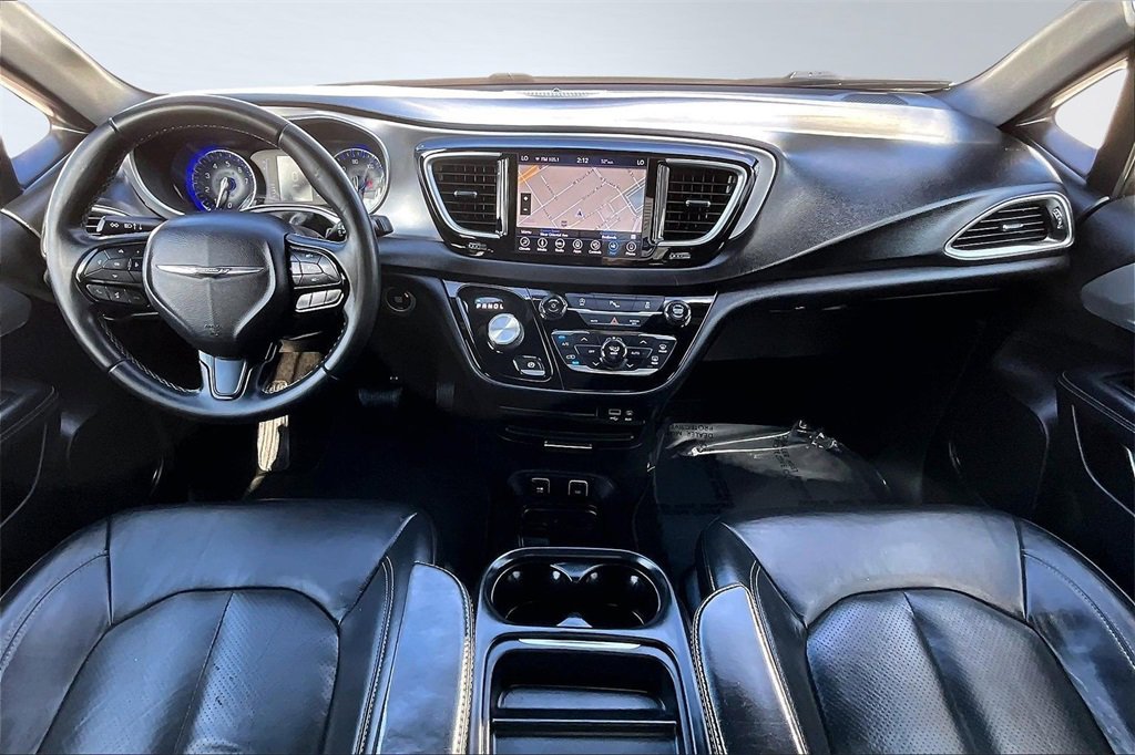 Used 2018 Chrysler Pacifica Touring-L w/ Premium Audio Group image 17