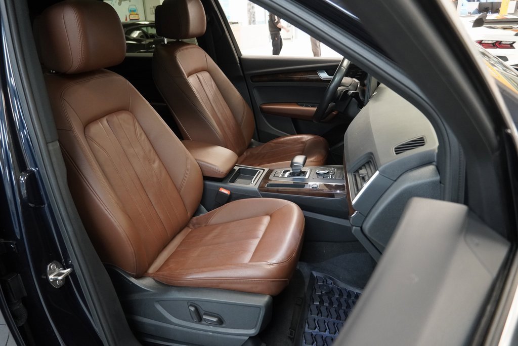 Used 2019 Audi Q5 2.0T Premium w/ Convenience Package image 32