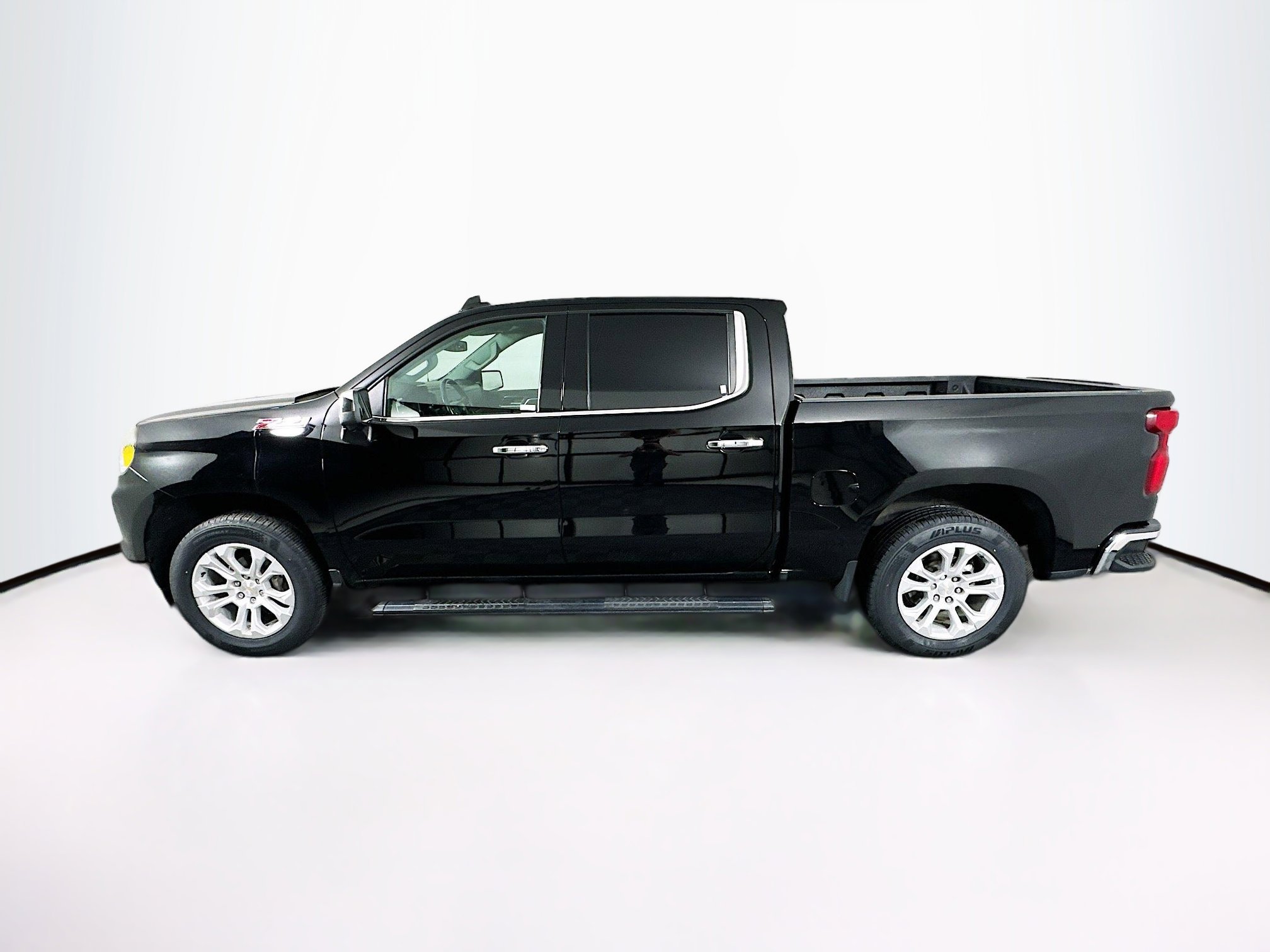 Used 2022 Chevrolet Silverado 1500 LTZ AWD/4WD image 4