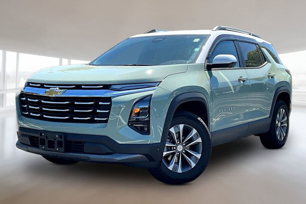 Used 2025 Chevrolet Equinox LT w/ Convenience Package II AWD/4WD image 3