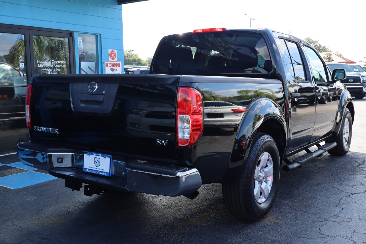 Used 2013 Nissan Frontier SV image 4