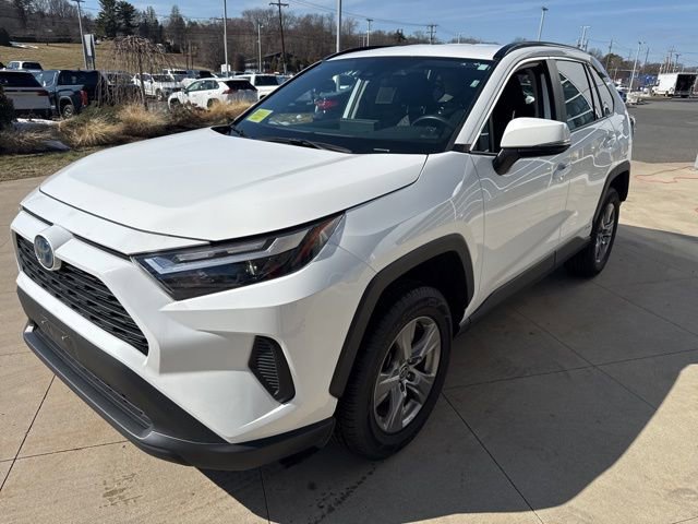 Used 2024 Toyota RAV4 XLE image 3