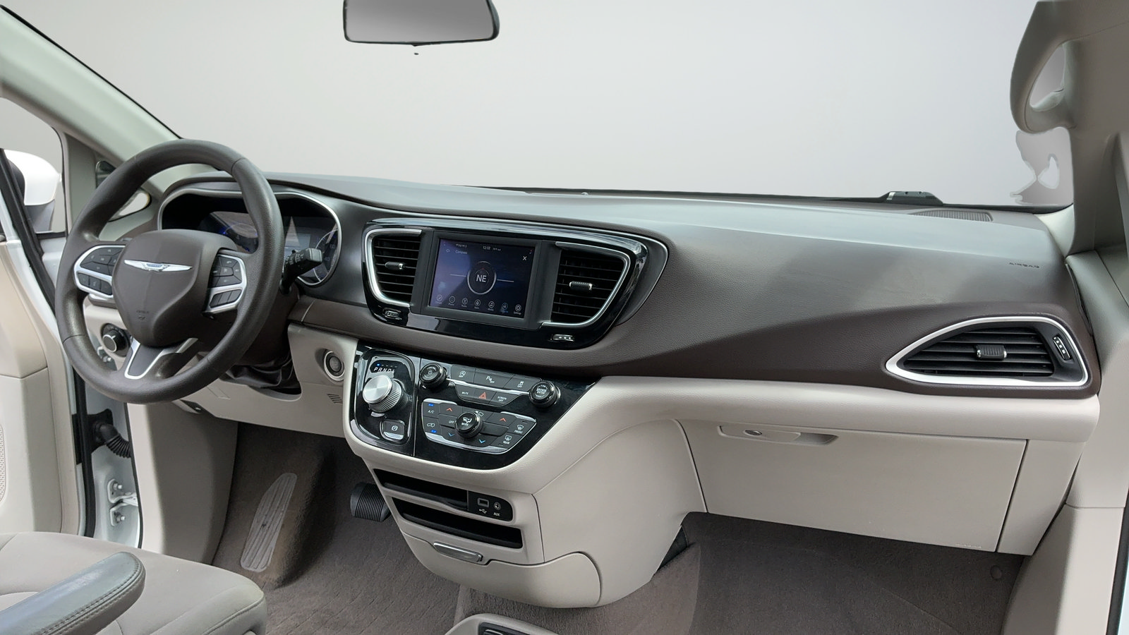 Used 2019 Chrysler Pacifica LX FWD image 42