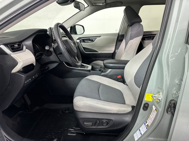 Used 2021 Toyota RAV4 XLE w/ Convenience Package AWD/4WD image 19
