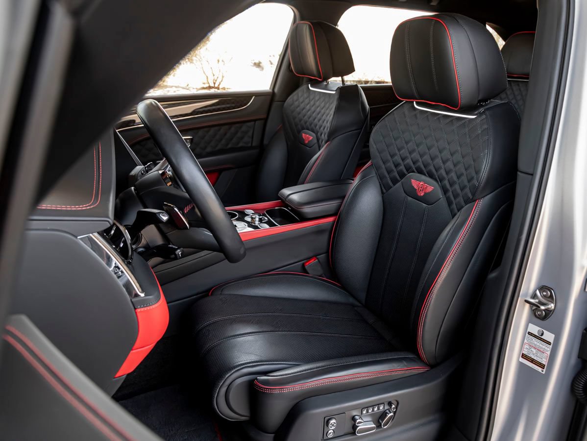 Certified 2025 Bentley Bentayga AWD/4WD image 10